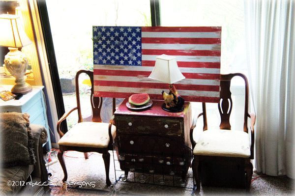 rustic painted american flag luxe 4 less tutorial gluenglitter, patriotic decor ideas, seasonal holiday d cor