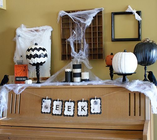 halloween mantel decor, crafts, halloween decorations, seasonal holiday decor, Halloween decor tutorial with printable for cool image transfer technique