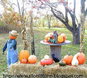 quick and easy fall yard display, outdoor living, seasonal holiday decor