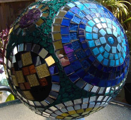 mosaic gazing ball, crafts, Yet another side of gazing ball