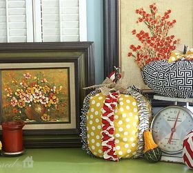 Decorating For Fall {My Fall Vignette}