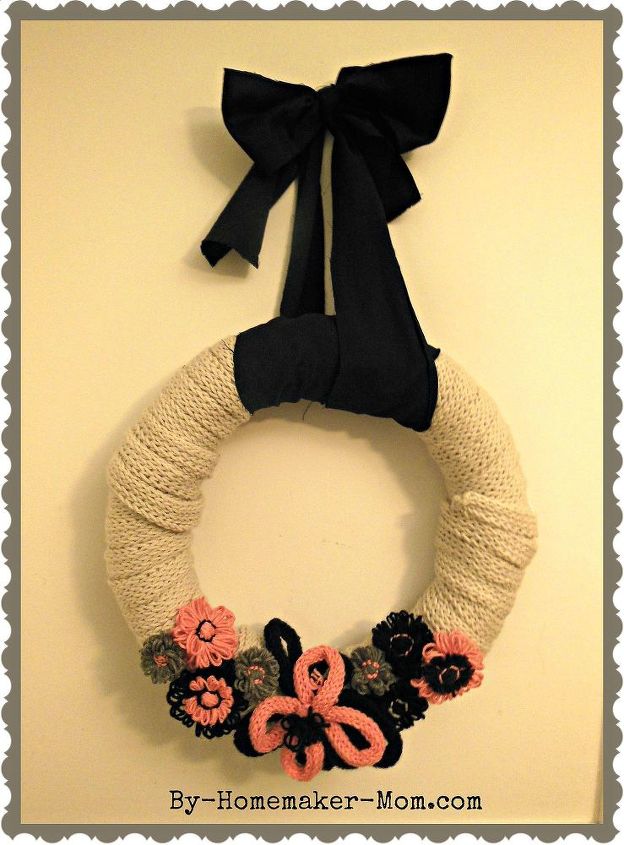 my hand knitted fall wreath, crafts, halloween decorations, seasonal holiday decor, wreaths, This is my knitted fall halloween wreath made from scraps