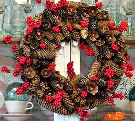 holiday pinecone wreath, crafts, seasonal holiday decor, wreaths