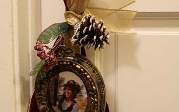 12 Days of Easy Christmas Decorations: Christmas Door Hanger
