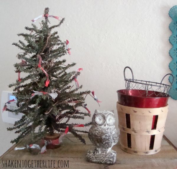 a mini holiday home tour, christmas decorations, seasonal holiday decor, Tree owl and pick your own snowball buckets