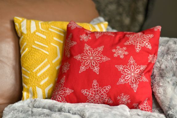 snowflake pillow, crafts, Screenprinted snowflake pillow