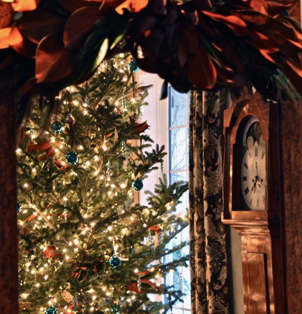 holiday decorating it s all about the tree, seasonal holiday decor, I love how the tree is reflected in the mirror