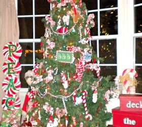 how to make reindeer christmas garland from 1 store ornaments, christmas decorations, crafts, seasonal holiday decor, wreaths, Here s our tree in our previous home
