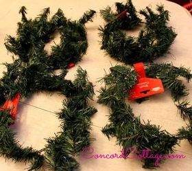 how to make a snowy pinecone wreath, seasonal holiday d cor