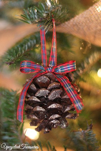 our cabin inspired christmas tree, seasonal holiday d cor, Love how easy and pretty these pinecone ornaments turned out
