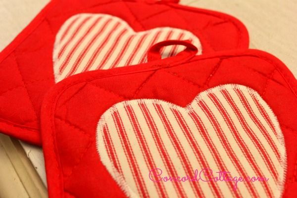 guantes de cocina de la tienda del dlar y soportes para ollas con corazones y