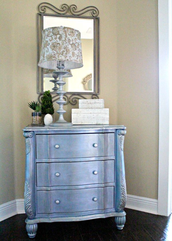 how to add a touch of glam with metallic paint, home decor, living room ideas, painted furniture