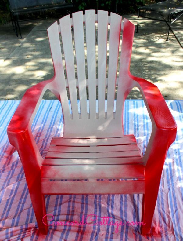 paint your plastic chairs, outdoor furniture, outdoor living, painted furniture