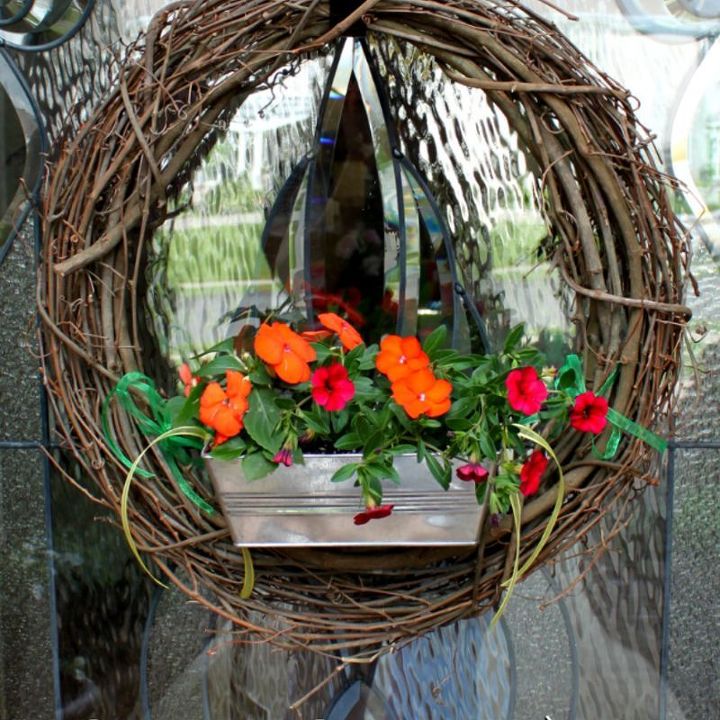living flower wreath, container gardening, crafts, flowers, gardening, wreaths