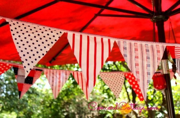 patriotic red white blue banner, crafts, patriotic decor ideas, seasonal holiday decor
