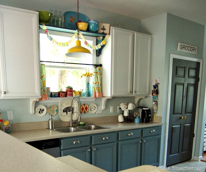 boring to blue kitchen makeover, diy, kitchen cabinets, kitchen design, painting