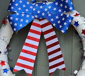 patriotic pool noodle wreath, crafts, seasonal holiday decor
