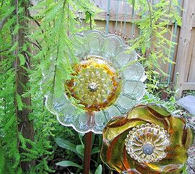 dish flower diy garden craft, crafts, gardening, repurposing upcycling, Louise Yunck s beautifully displayed dish flo