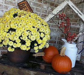 repurposed estate sale finds dress up my empty front porch corner, porches, repurposing upcycling, Front Porch in the Fall