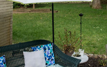 Upcycle an Old Patio Umbrella to a Beautiful Painted One!
