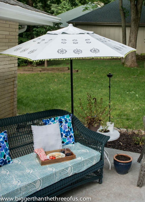 Paint A Patio Umbrellas Hometalk, How To Paint An Outdoor Patio Umbrella