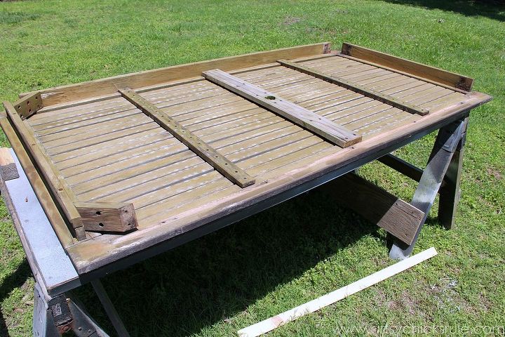 patio table update trash to treasure, chalk paint, diy, outdoor furniture, painted furniture