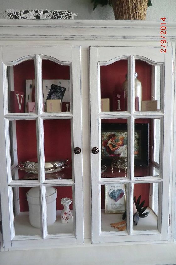 armrio de porcelana reciclado com pinturas cece caldwell em branco vintage, Traverse City Cherry adicionada na parte de tr s
