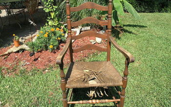  cadeira de madeira velha