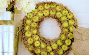 Thrifty DIY Apple Wreath