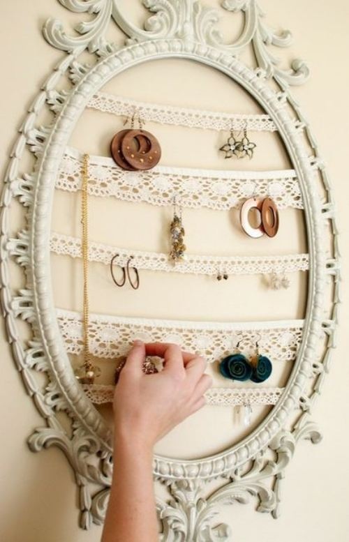 repurposed picture frame jewelry holder, organizing, repurposing upcycling
