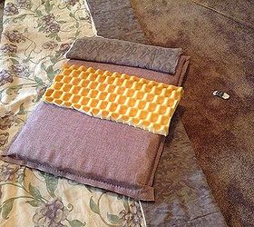 make dog bed from old comforter