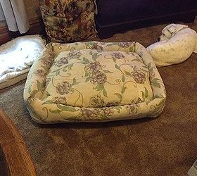 make dog bed from old comforter