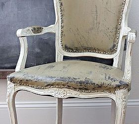 How to Paint a Vinyl Chair