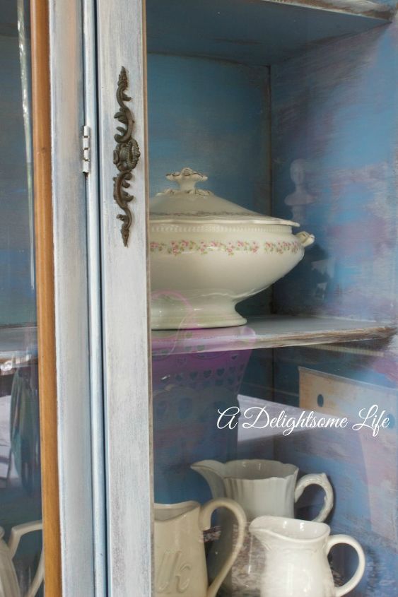china hutch makeover, painted furniture