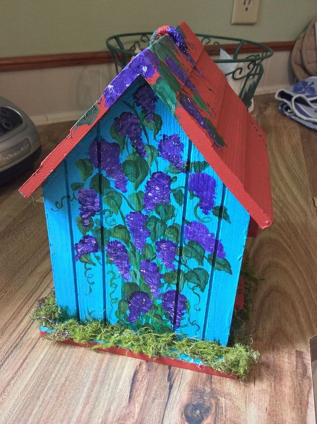 casa de passarinho pintada para o jardim de fadas