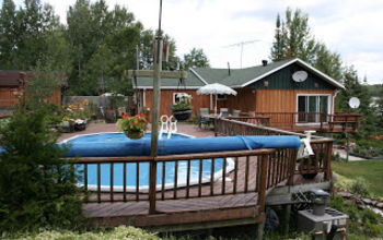 Sustitución de una piscina sobre el suelo con patio