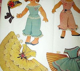 Paper doll em 2023  Bonecas de papel vintage, Roupas de boneca de papel,  Casa de bonecas de papelão