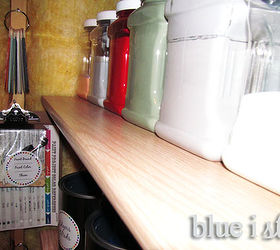 almacenamiento y organizacin de suministros de pintura en el pequeo cuarto de
