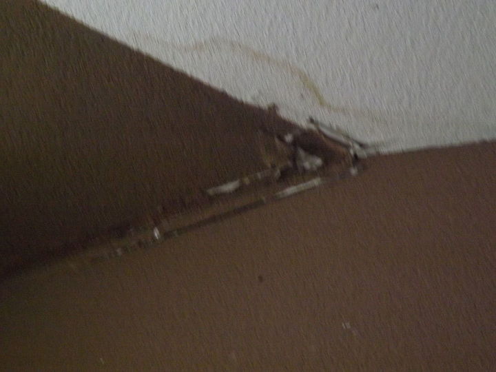 q how to fix ceiling cracks, diy, home maintenance repairs, how to, wall decor, How to repair this