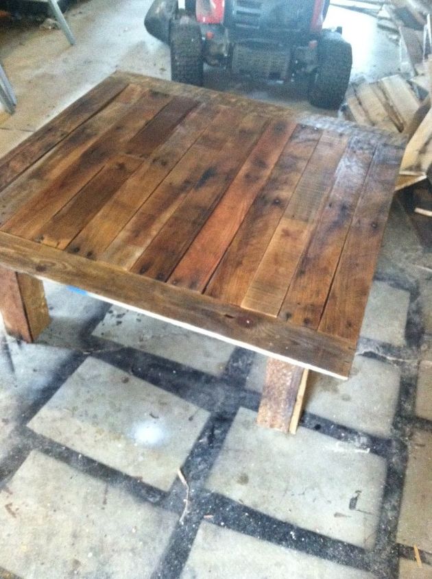 pallet coffee table, diy, painted furniture, pallet, repurposing upcycling, woodworking projects
