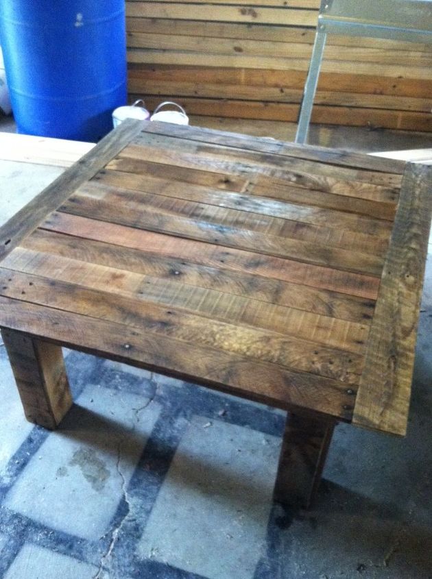 pallet coffee table, diy, painted furniture, pallet, repurposing upcycling, woodworking projects