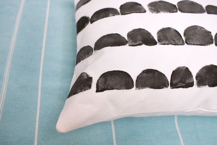 diy pillow print potato stamp, crafts, home decor, reupholster