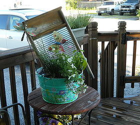 Turn an Old Bucket and Washboard Into a Beautiful Planter