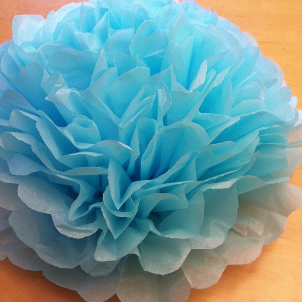 diy giant tissue paper pom flowers, crafts, how to