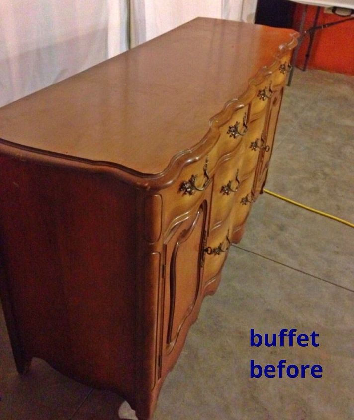 sabia que queria convertir este buffet en un tocador de bano