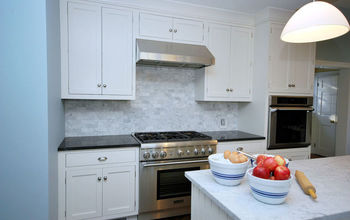 Painted White Kitchen Cabinets for an Elegant Country Kitchen