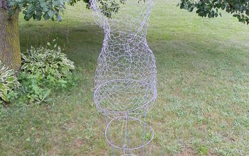Chicken Wire Turned Pretty Dress Form for the Garden