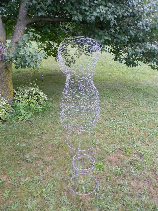 chicken wire turned pretty dress form for the garden, gardening, repurposing upcycling