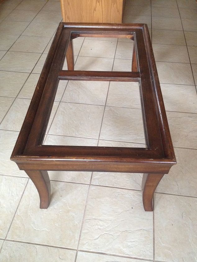 end coffee table makeover upholstered makeover, painted furniture, repurposing upcycling, reupholster, This is a before picture of the coffee table