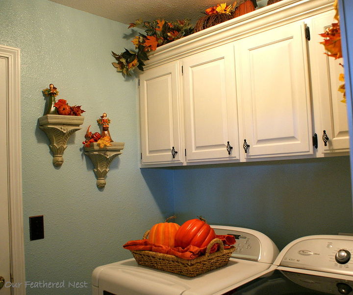 loads of fall in the laundry room, laundry rooms, seasonal holiday decor, wall decor